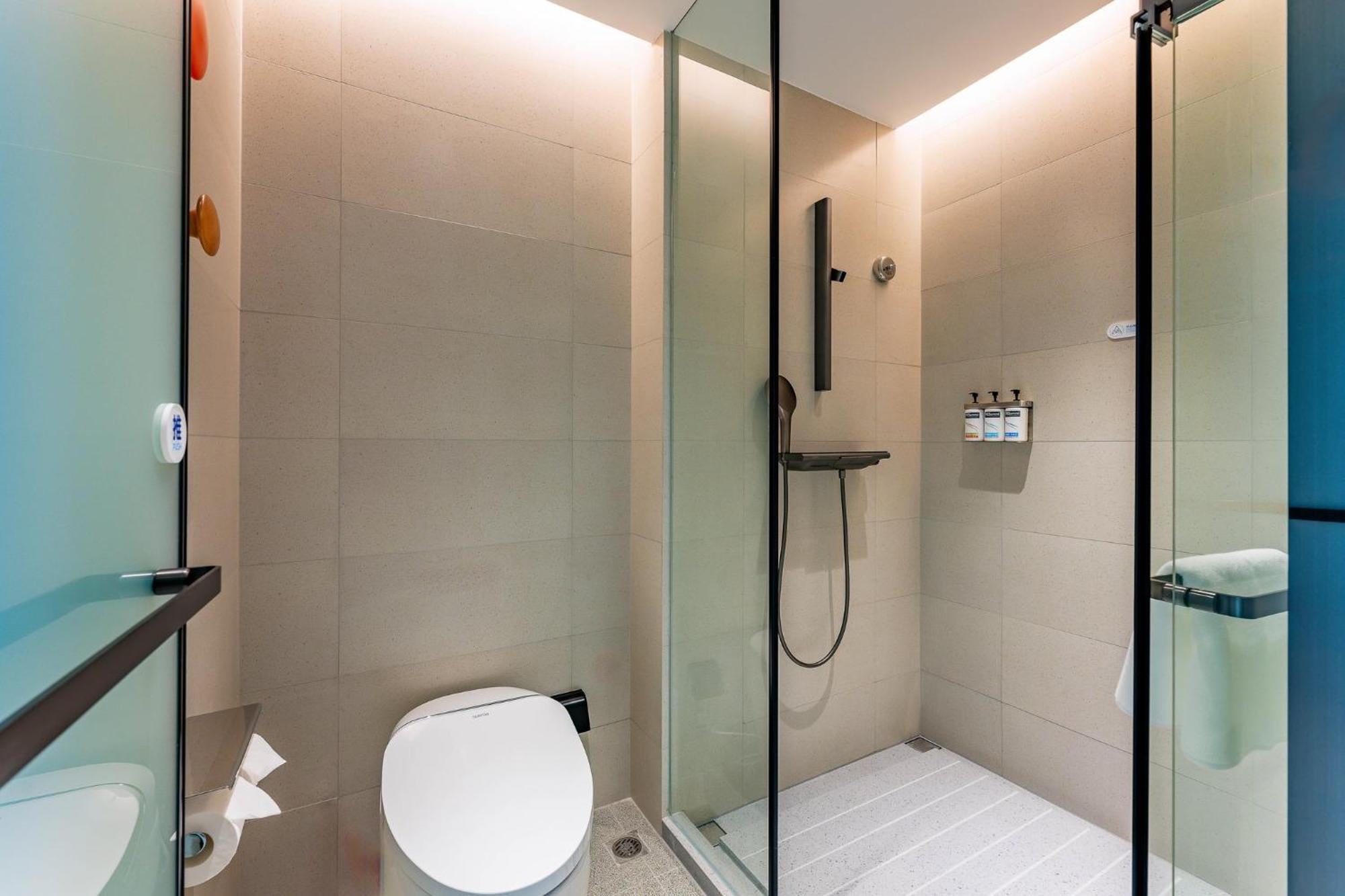 Holiday Inn Express Shanghai Jing'An Temple By Ihg Zewnętrze zdjęcie