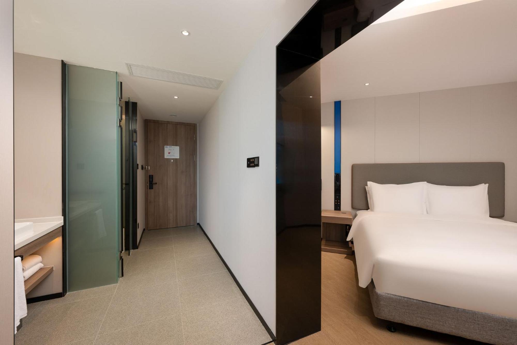 Holiday Inn Express Shanghai Jing'An Temple By Ihg Zewnętrze zdjęcie